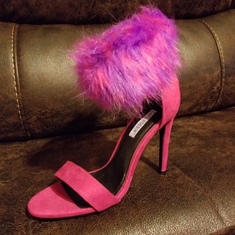 Ankle fur trimmed heel